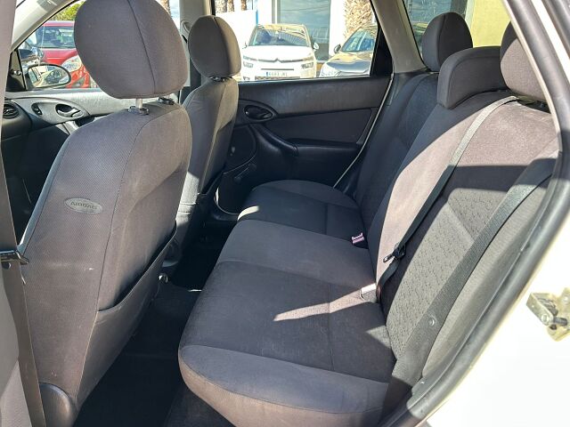 FORD FOCUS TREND ESTATE 1.6 AUTO SPANISH LHD IN SPAIN 0NLY 123000 MILES 2002